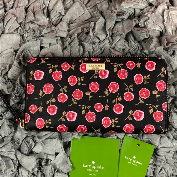 kate spade Handbags - NWT zip Kate spade wallet